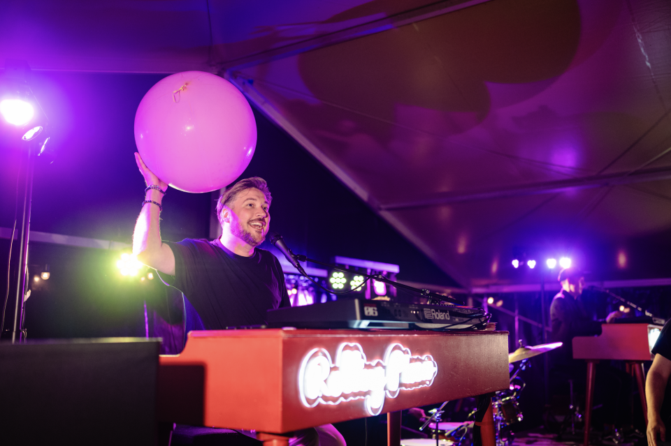 Muziek boeken bij Rollingpiano | De Party Pianoshow!