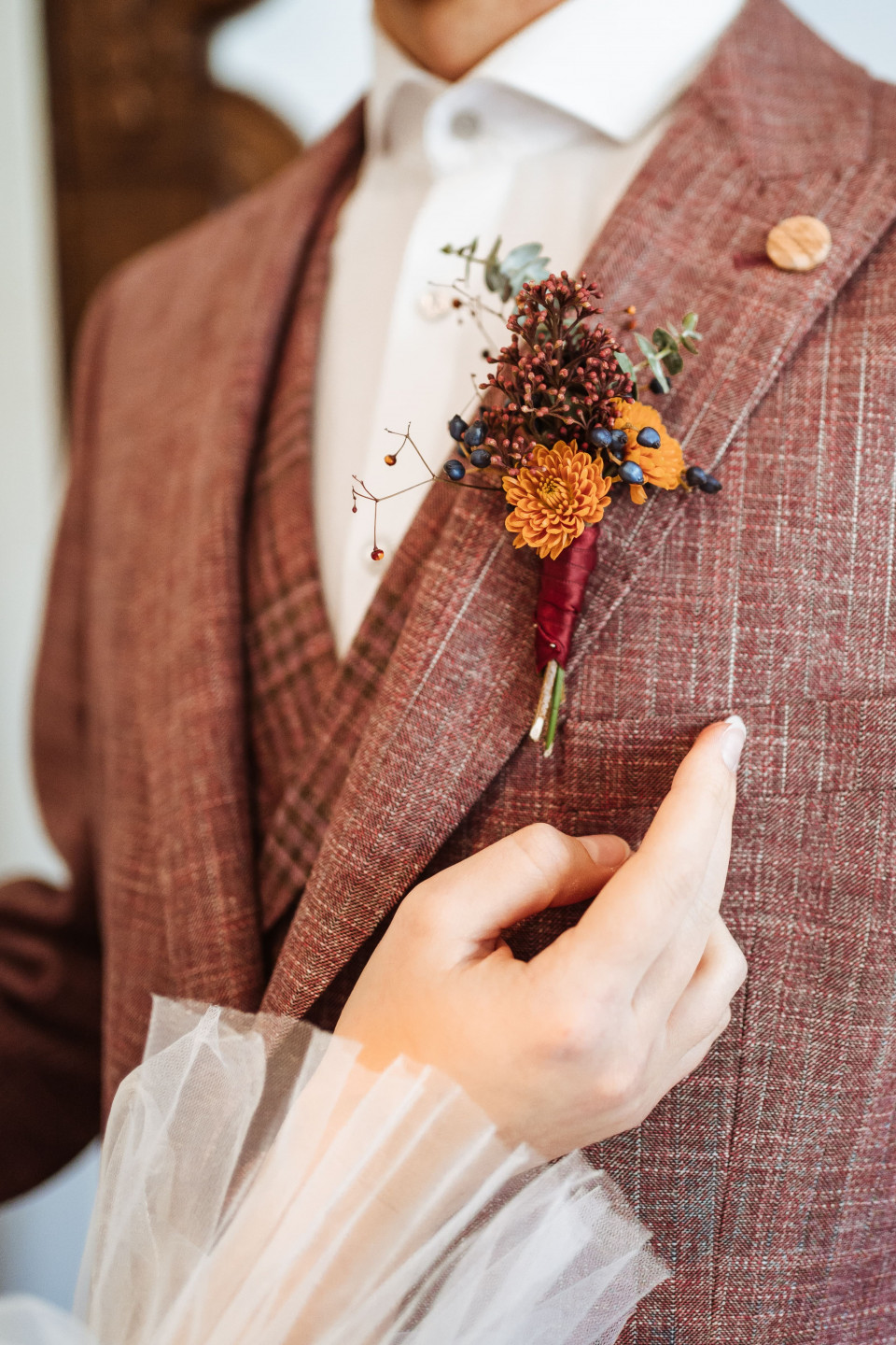 Kleiner Blumenanstecker für den Bräutigam