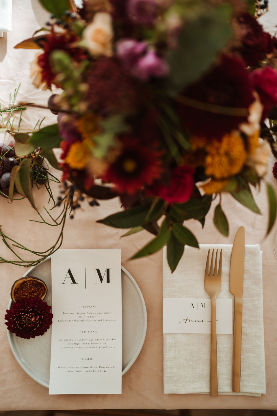 Herbstliches Centerpiece für die Hochzeitstische