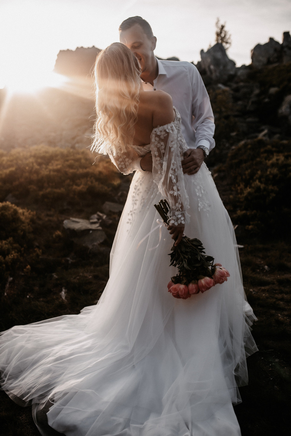 Trouwjurk van LÉNAIA Bridal - Online Braut Boutique impressie 