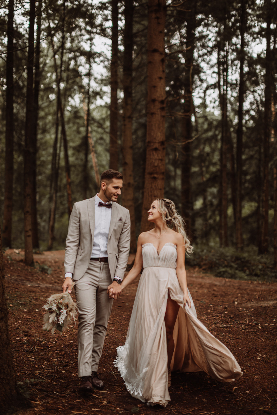 Boho Brautstrauß mit getrockneten Blumen