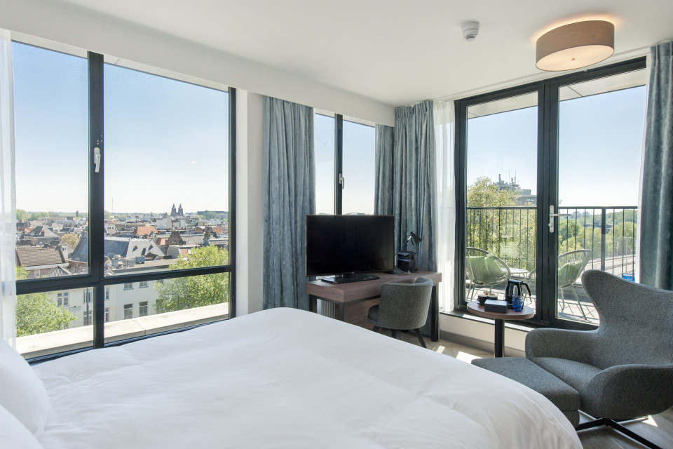 Huwelijksnacht bij Hotel Haarhuis details