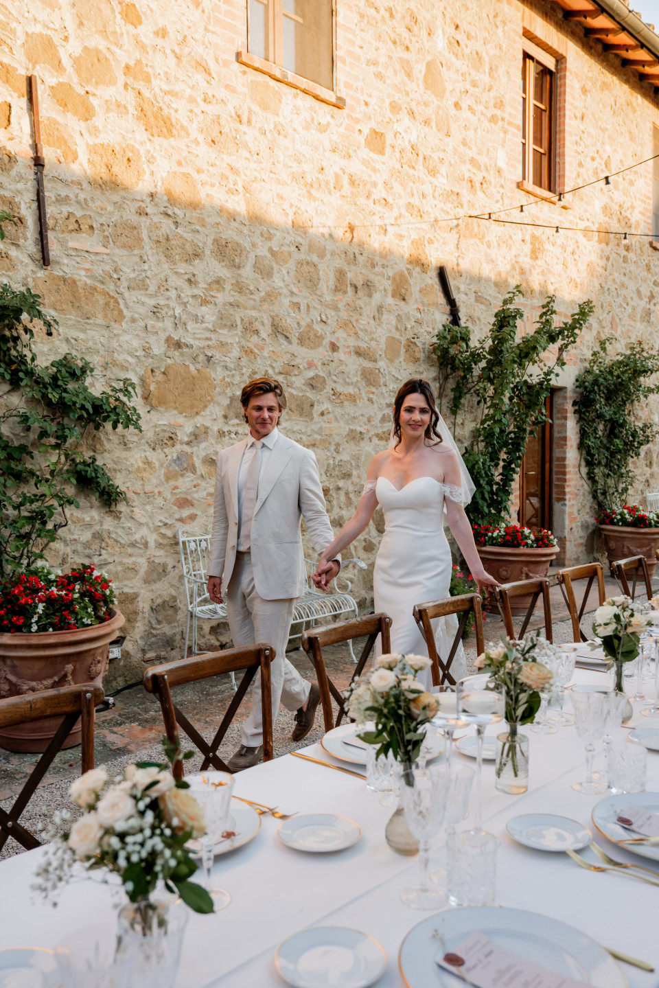 Wedding Day Timeline Template: Your Hour-by-Hour Guide from Getting Ready to Last Dance