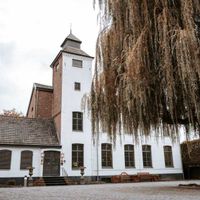 Team Sales (Ria & Femke)