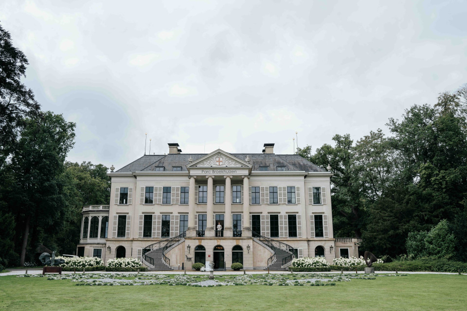 Wedding Venue Cost: Average Prices, Pricing Models, and Hidden Fees