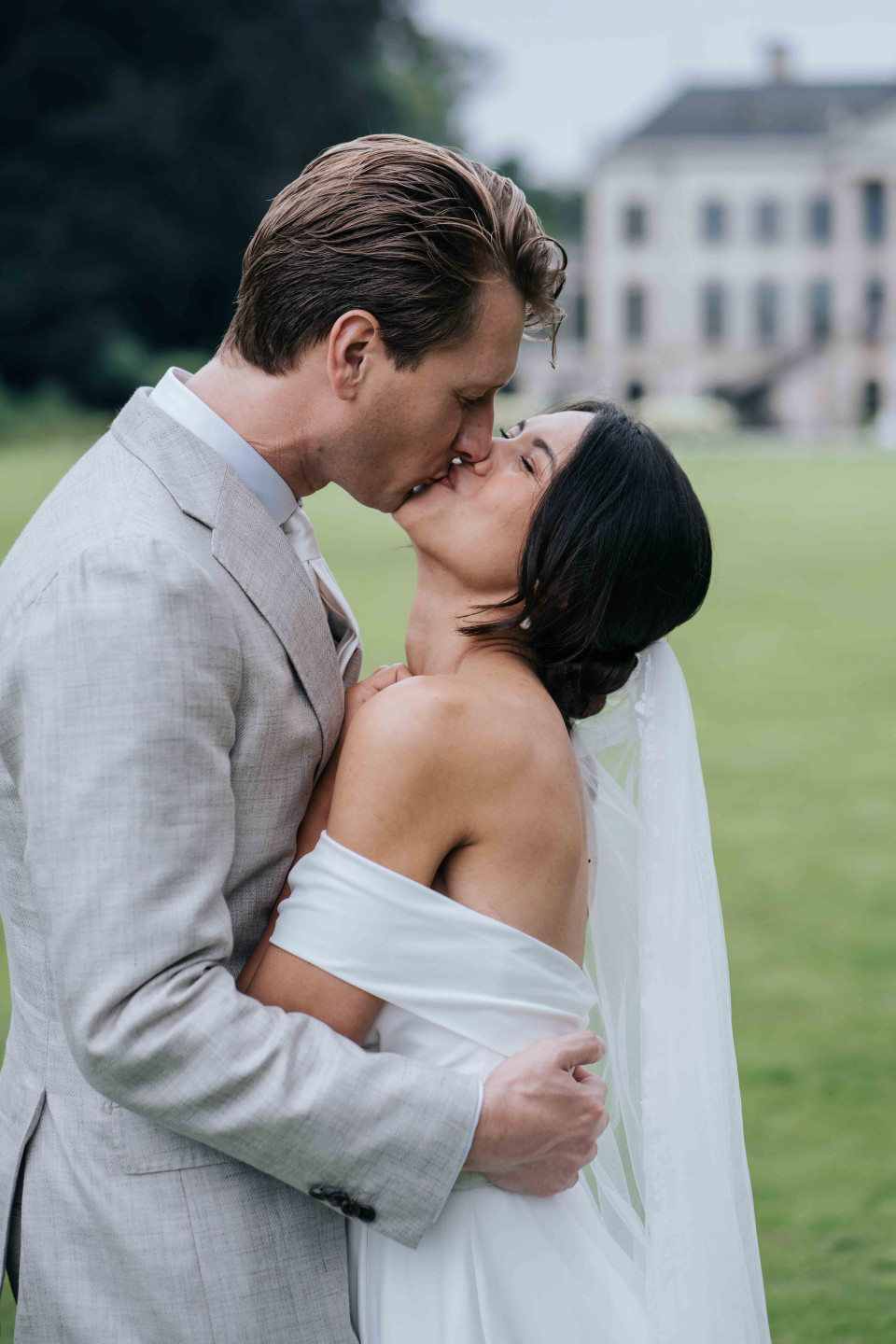How to Choose a Wedding Videographer: 10 Questions, Red Flags, and Contract Terms