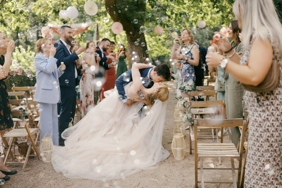 Trouwfotograaf Underneath the Apple Tree details