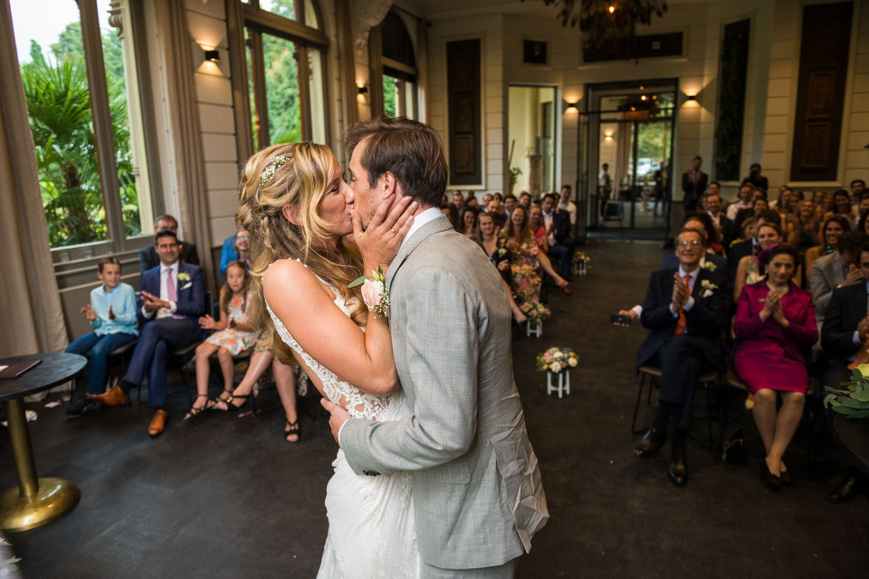 Trouwfoto&#039;s laten maken door Tweemetervijf fotografie