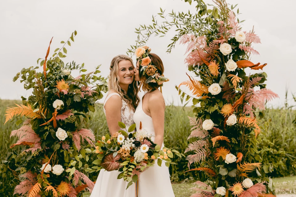 Bloemenkrans bruid | Alle inspiratie voor jouw bruidskapsel!