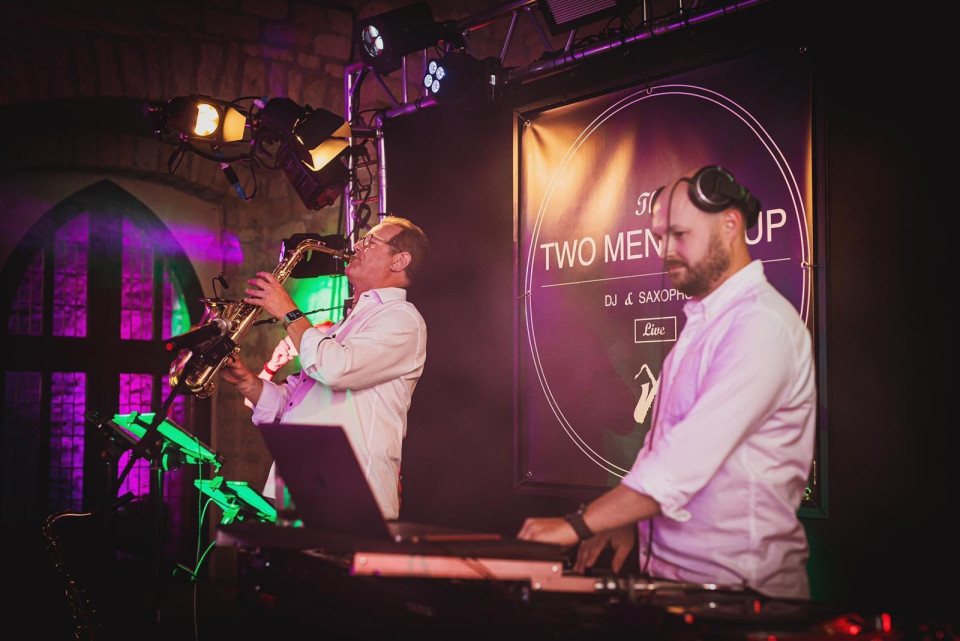 The Two Men Group - DJ & SAXOPHONE LIVE