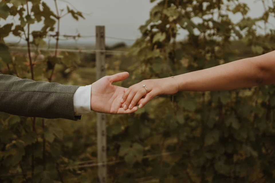 De ringmaat van je partner raden? | De tips om het slim aan te pakken (zonder dat hij/zij het merkt!)