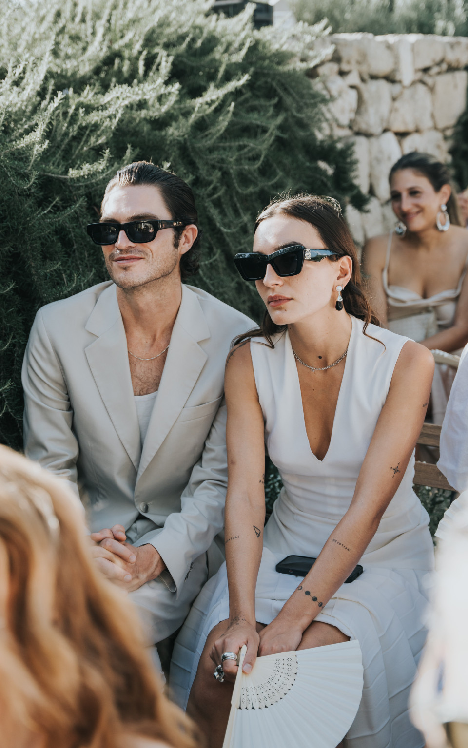 Cracking the Wedding Dresscode: Hebe dich stilvoll von der Masse ab, ohne den Dresscode zu brechen