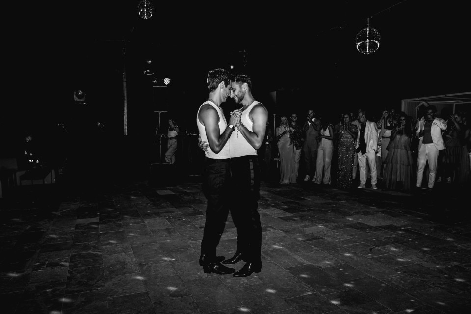 Wedding Dance Floor Guide: Size, Setup, and How to Fill It