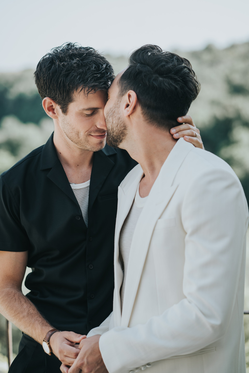 How to Pose for Wedding Photos: A Non-Model's Guide to Looking Natural, Confident, and Genuinely Happy
