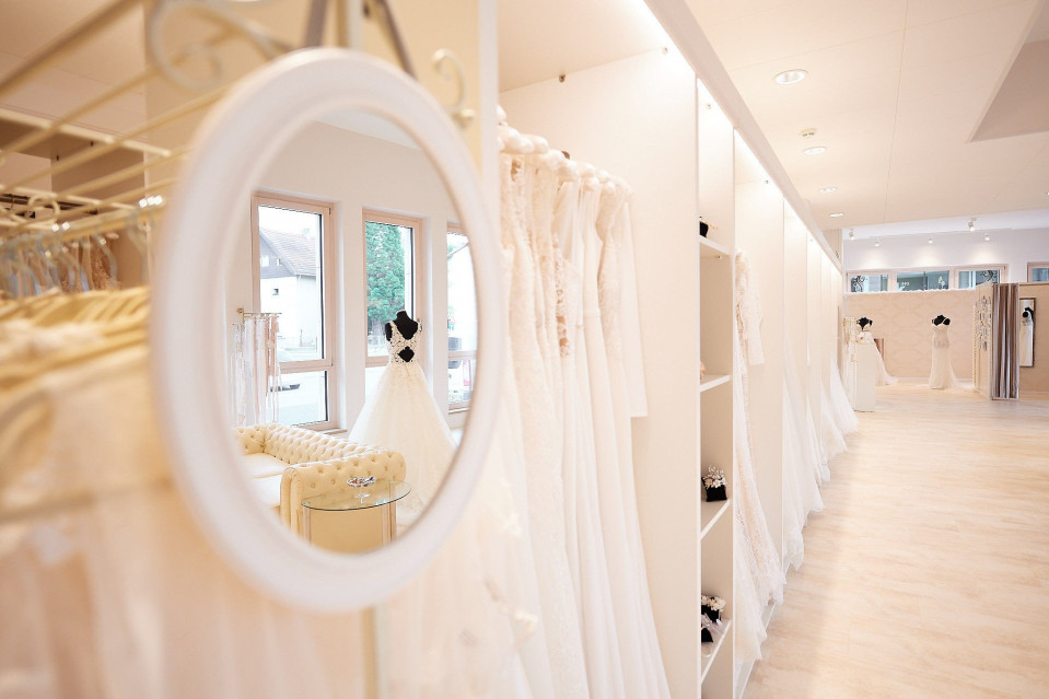 Trouwjurk van Wedding Lounge Brautmoden details