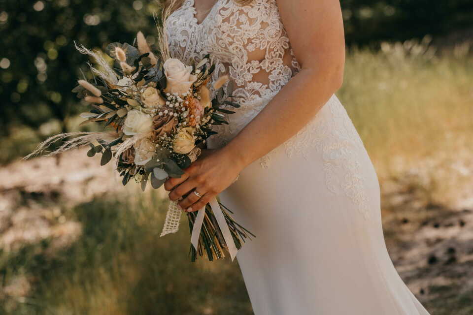 Bruidsboeket van Witveld Bloembinders details