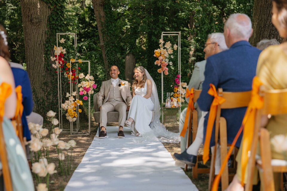 Which Side Do You Sit On at a Wedding? Seating Guide