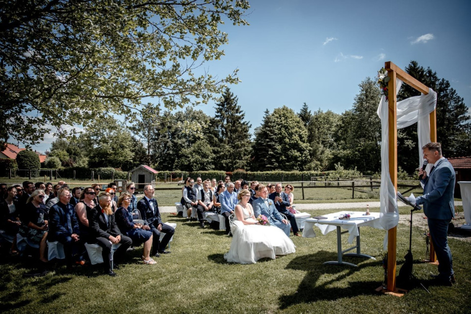 Trouwambtenaar ihr.hochzeitsredner details