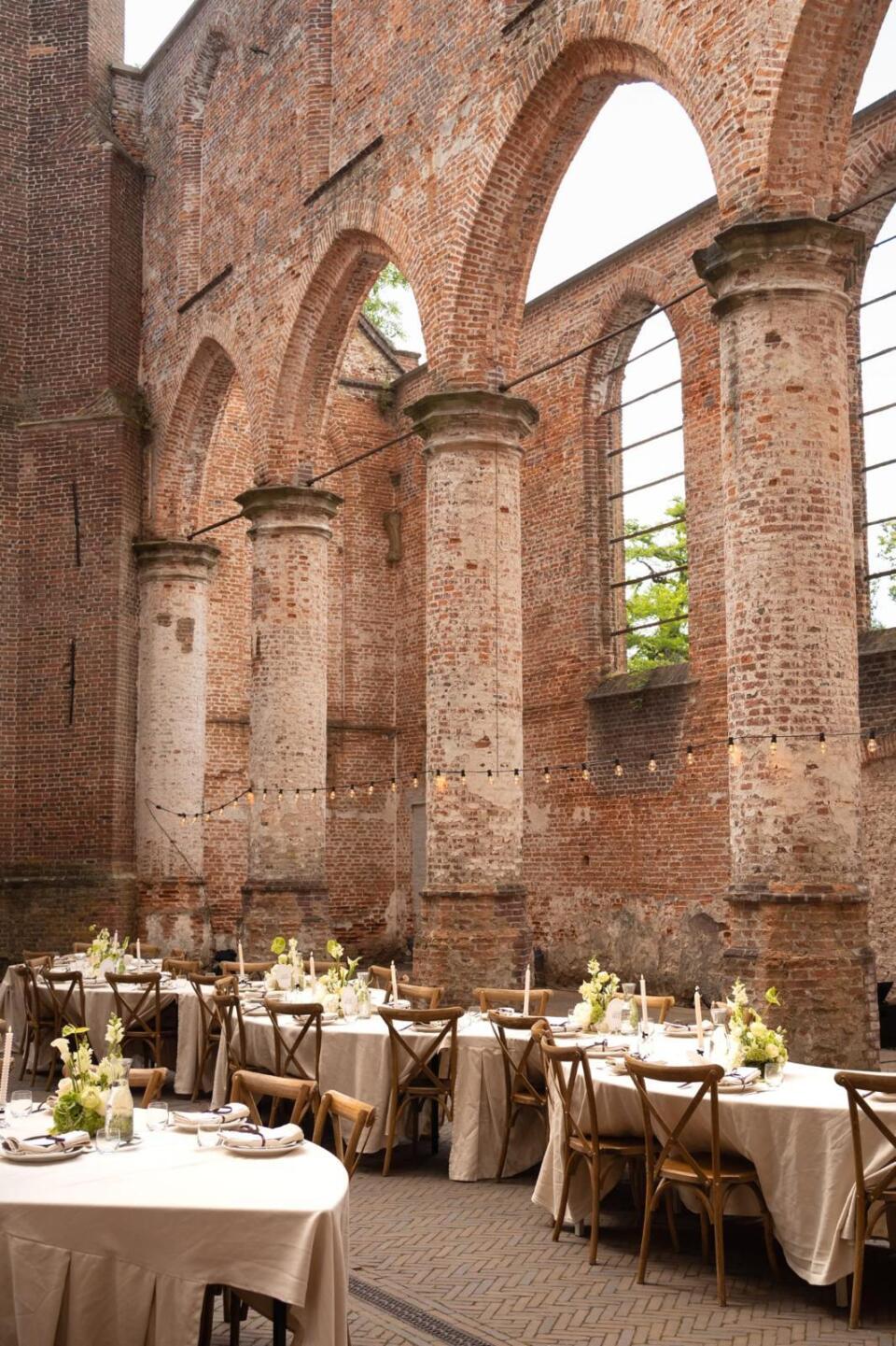 Trouwlocatie Oude Kerk Dongen details