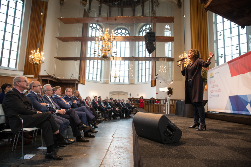 Muziek boeken bij ZangeresNicole.nl